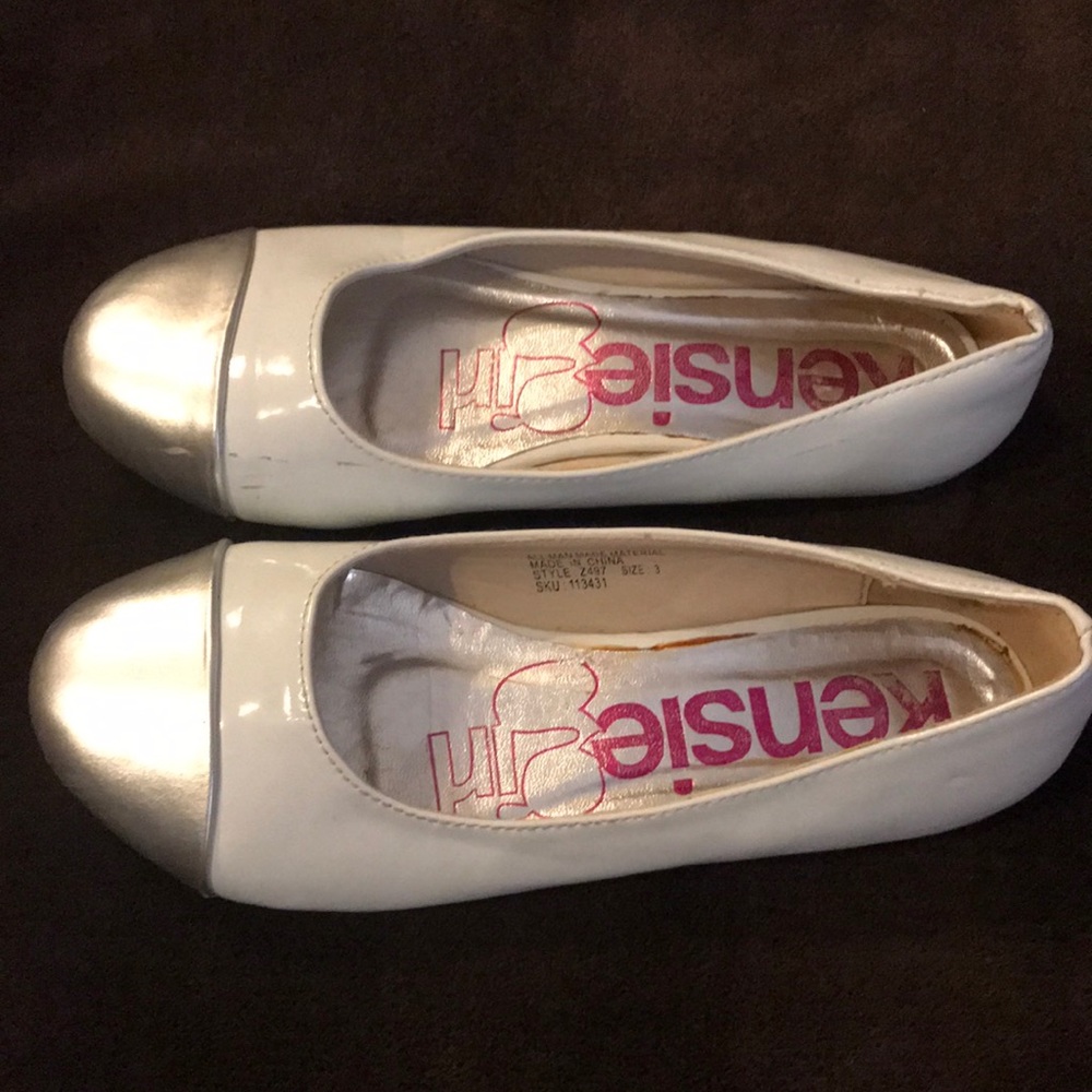 Kensie Girl white and silver flats